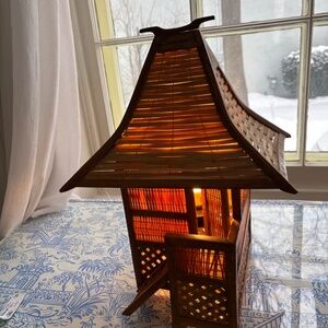 MCM Vintage PAGODA  TIKI HOUSE LAMP in Excellent Condition